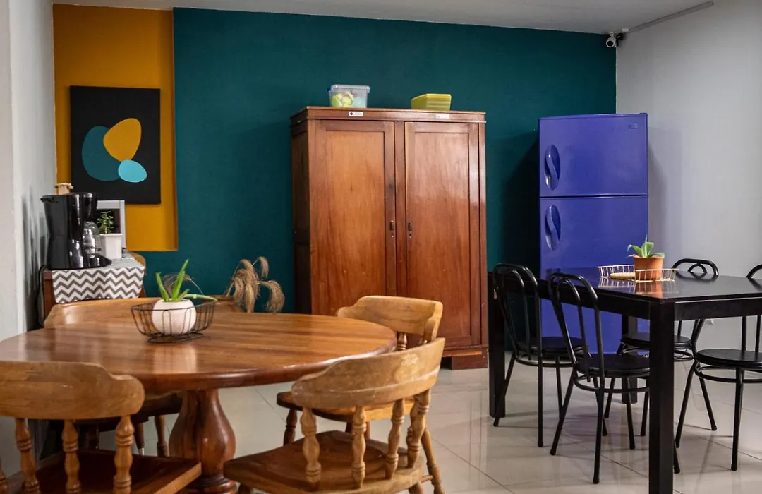 Lolas Hostal Apartamento Equipado-1
